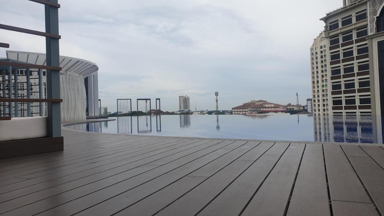 Prestige Troika Luxury Stay Kota Bharu Esterno foto