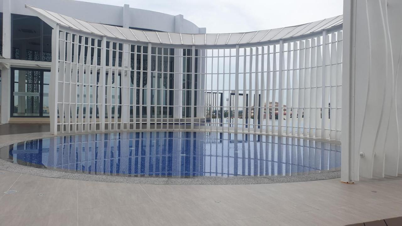Prestige Troika Luxury Stay Kota Bharu Esterno foto